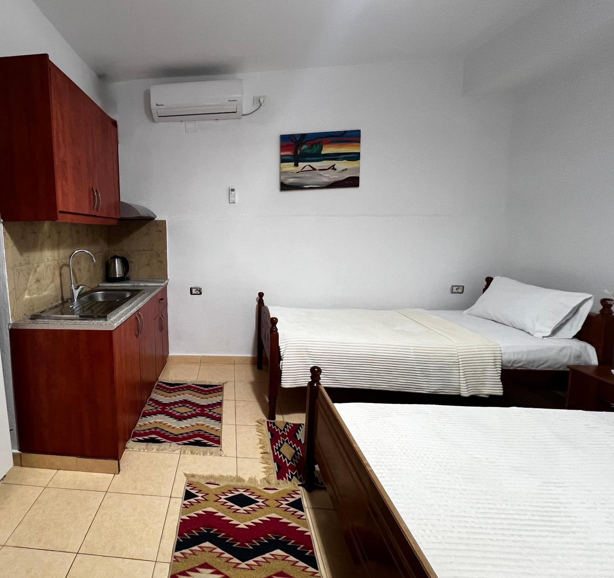 Tourists Guest House Gjirokastër 외부 사진