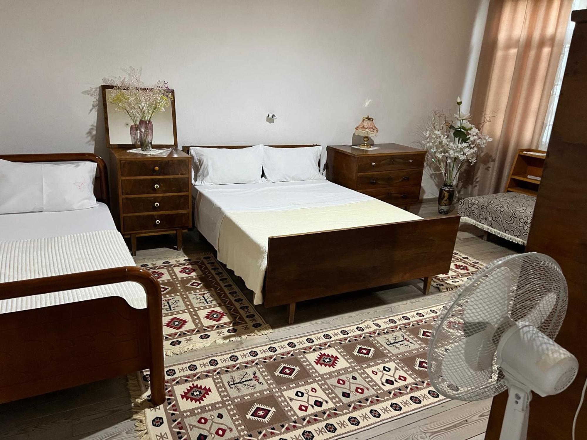 Tourists Guest House Gjirokastër 외부 사진