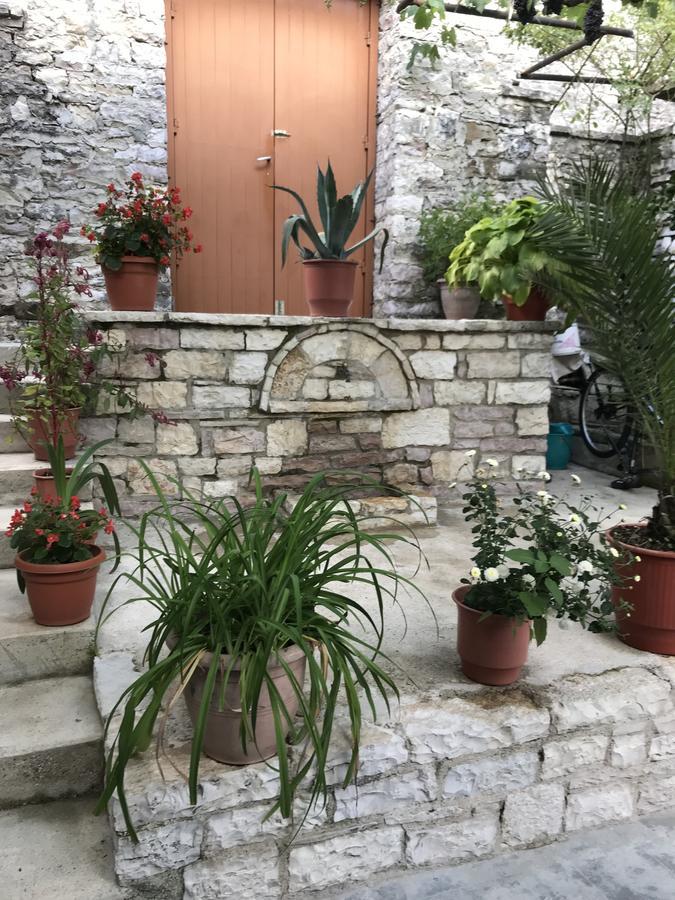 Tourists Guest House Gjirokastër 외부 사진