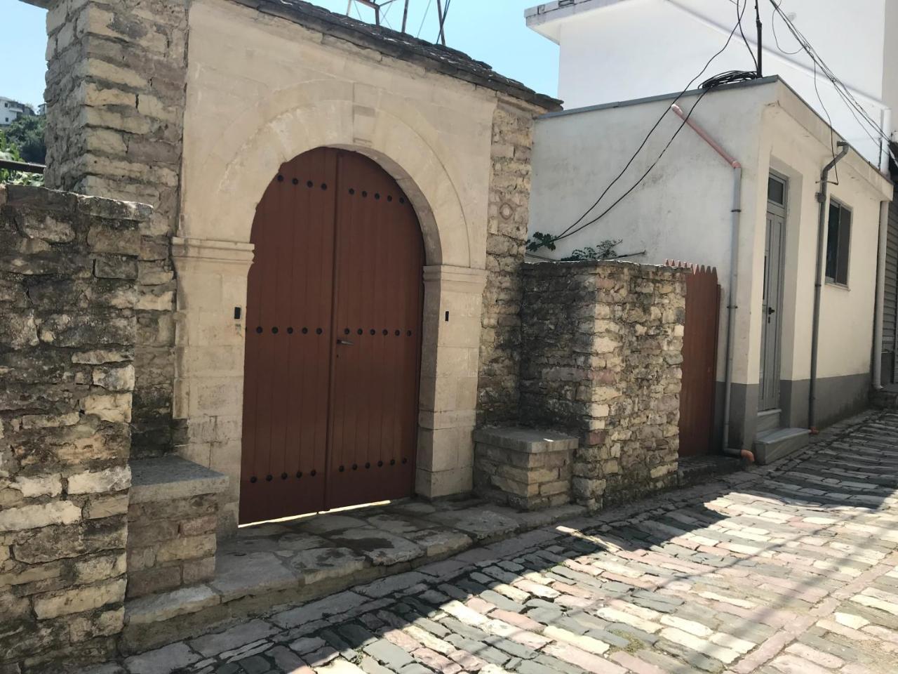 Tourists Guest House Gjirokastër 외부 사진